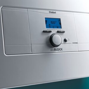 Zidni električni kotao Vaillant eloBLOCK sa upravljačkom pločom.